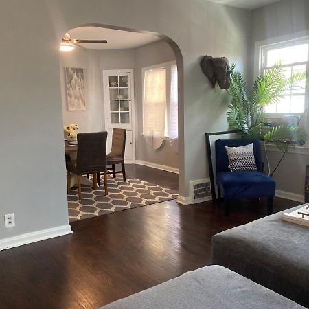 Cozy, Upstairs Apartment Pets Welcome With Fee Family Friendly Close To Everything Cleveland Exterior photo