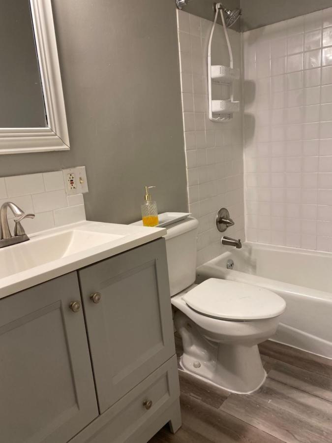Cozy, Upstairs Apartment Pets Welcome With Fee Family Friendly Close To Everything Cleveland Exterior photo